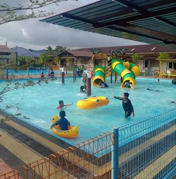 Asfa D Village - Resort - Homestay - Family Room Kemasik ภายนอก รูปภาพ